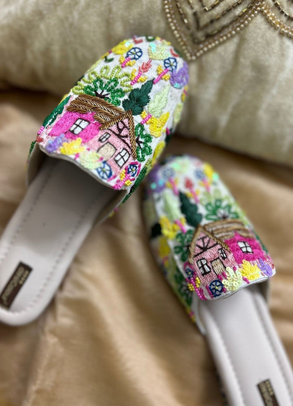 Handcrafted juttis, heels, bellies, flats, and mules for weddings, festivals, and daily wear – DESI COLOUR