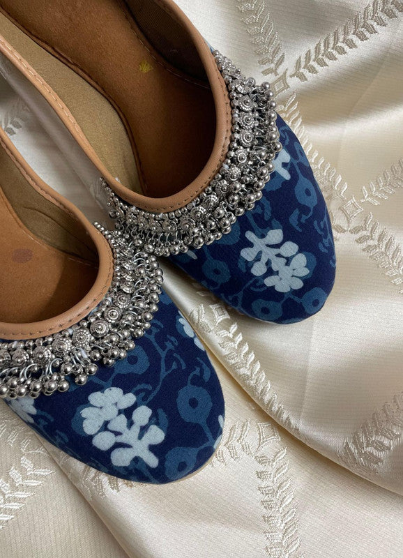 Handcrafted juttis, heels, bellies, flats, and mules for weddings, festivals, and daily wear – DESI COLOUR