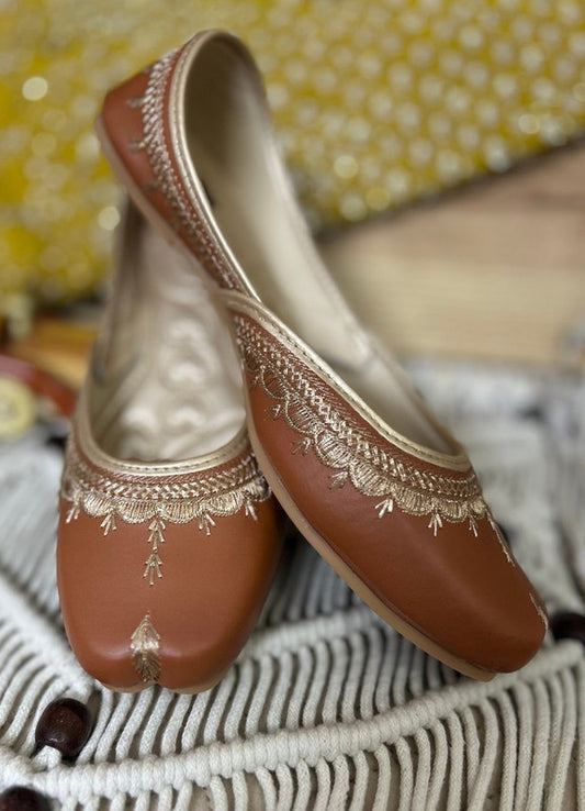 Handcrafted juttis, heels, bellies, flats, and mules for weddings, festivals, and daily wear – DESI COLOUR