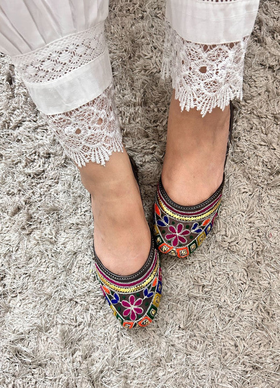 Handcrafted juttis, heels, bellies, flats, and mules for weddings, festivals, and daily wear – DESI COLOUR