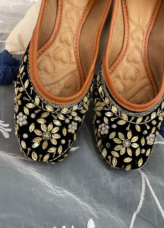 Handcrafted juttis, heels, bellies, flats, and mules for weddings, festivals, and daily wear – DESI COLOUR