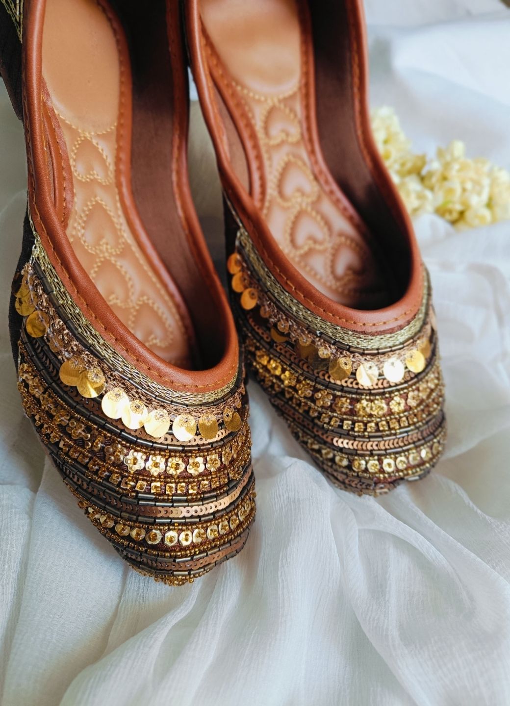 DESI COLOUR Women Copper Ethnic Punjabi Jutti