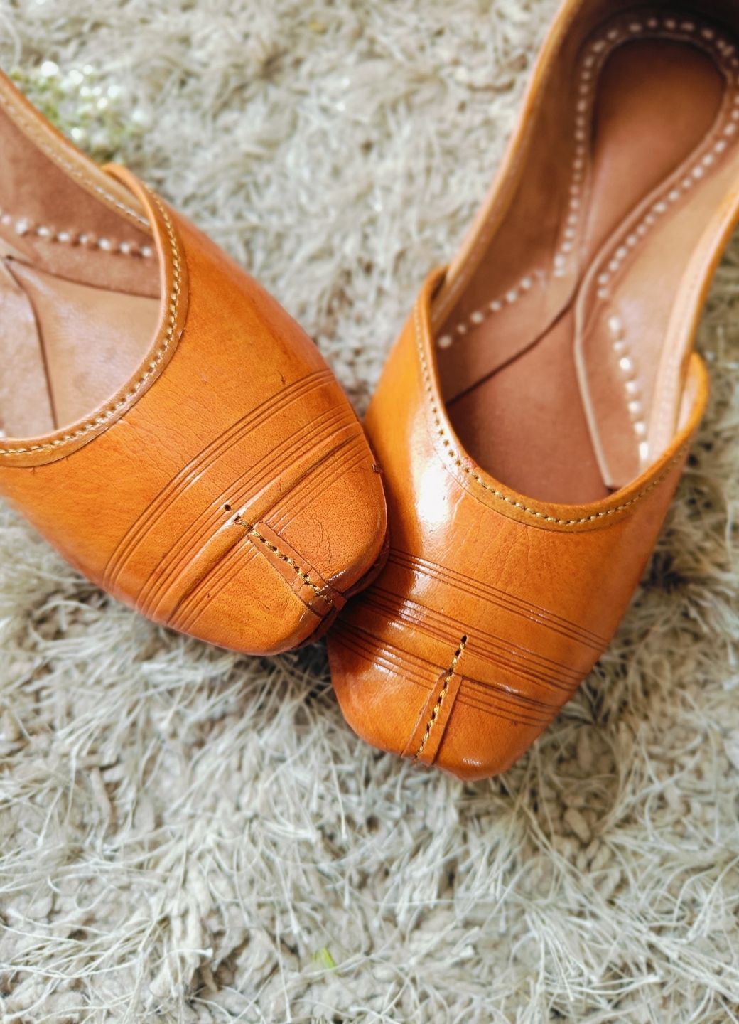 DESI COLOUR Women Tan Ethnic Leather Mojaris Flats