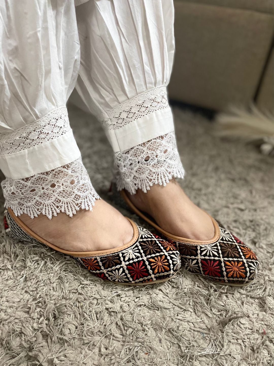 DESI COLOUR Women Black Embellished Ethnic Ballerinas Flats