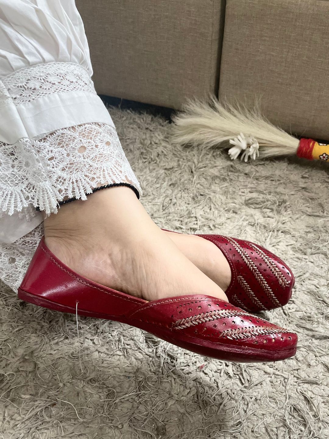 DESI COLOUR Women Red Leather Ethnic Mojaris