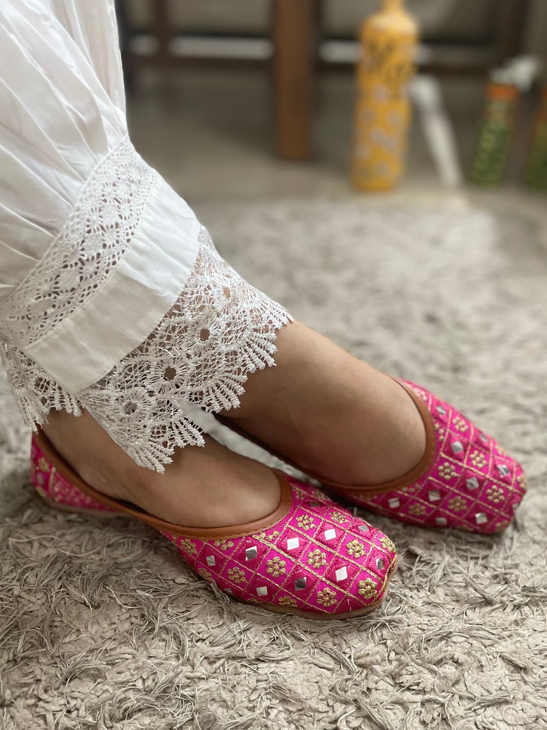 DESI COLOUR Women Pink Ethnic Punjabi Jutti