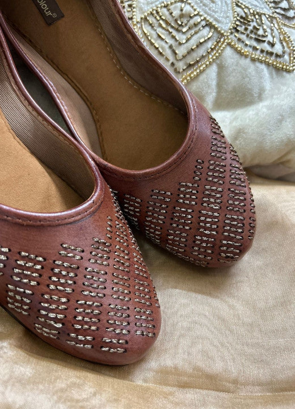 Handcrafted juttis, heels, bellies, flats, and mules for weddings, festivals, and daily wear – DESI COLOUR