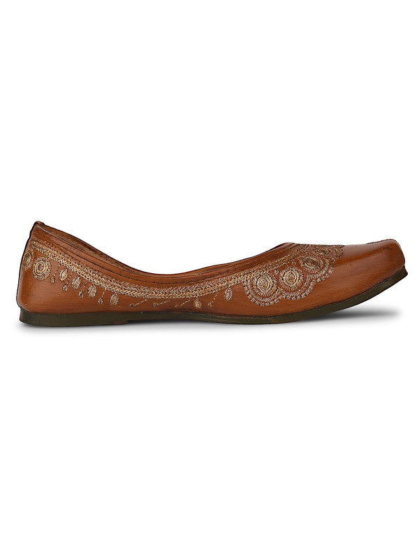 Handcrafted juttis, heels, bellies, flats, and mules for weddings, festivals, and daily wear – DESI COLOUR