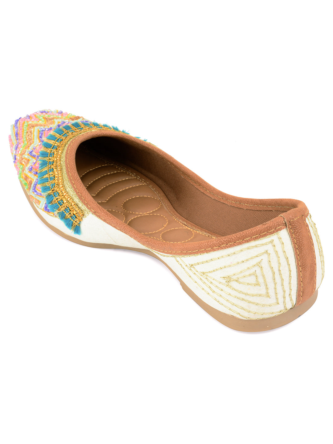 DESI COLOUR Women Gold Ethnic Punjabi Jutti