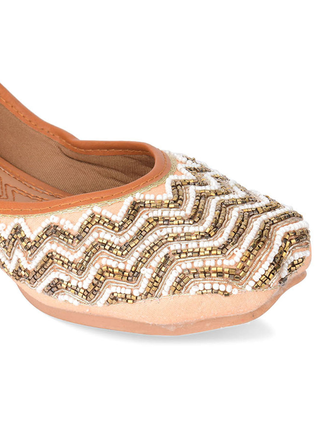 DESI COLOUR Women Peach Ethnic Punjabi Jutti