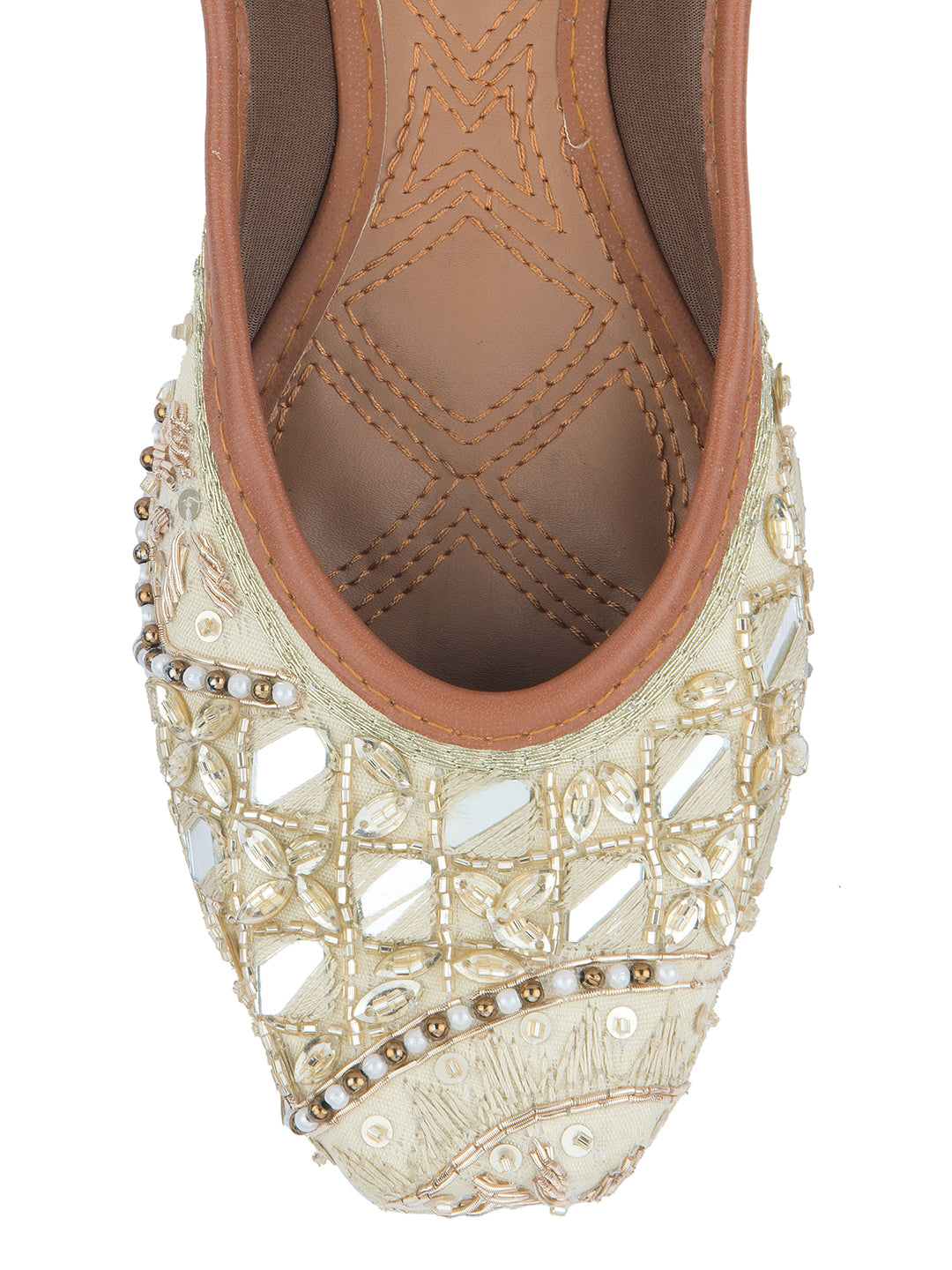 DESI COLOUR Women White Ethnic Punjabi Jutti