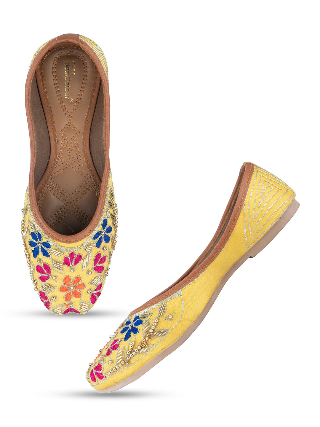 DESI COLOUR Women Yellow Ethnic Punjabi Jutti
