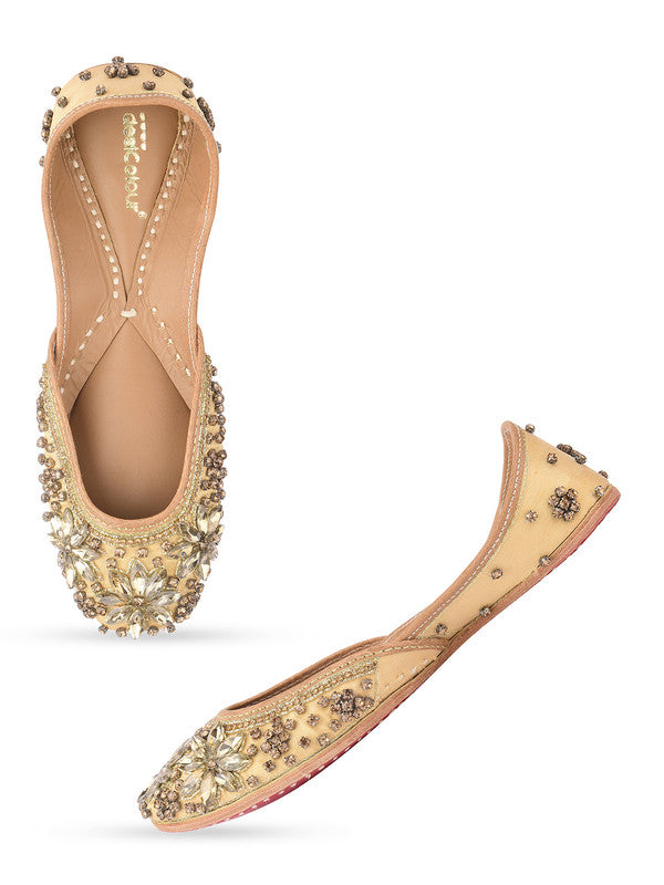 Handcrafted juttis, heels, bellies, flats, and mules for weddings, festivals, and daily wear – DESI COLOUR