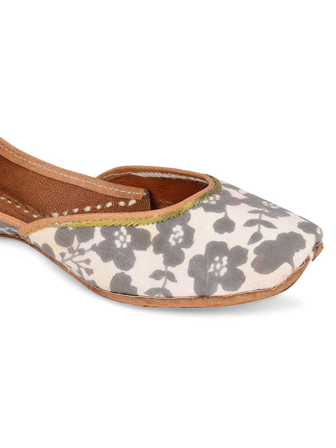 DESI COLOUR Women Grey Ethnic Punjabi Jutti