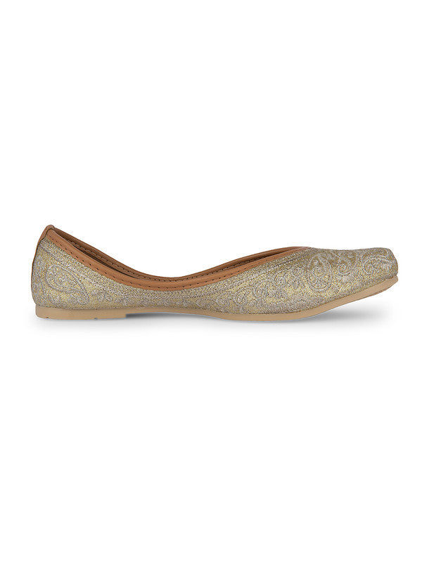 Handcrafted juttis, heels, bellies, flats, and mules for weddings, festivals, and daily wear – DESI COLOUR