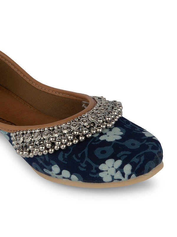 Handcrafted juttis, heels, bellies, flats, and mules for weddings, festivals, and daily wear – DESI COLOUR