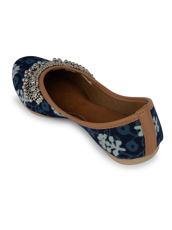 Handcrafted juttis, heels, bellies, flats, and mules for weddings, festivals, and daily wear – DESI COLOUR