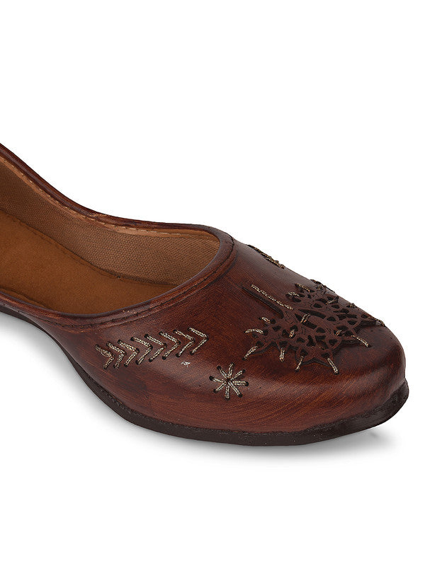Handcrafted juttis, heels, bellies, flats, and mules for weddings, festivals, and daily wear – DESI COLOUR