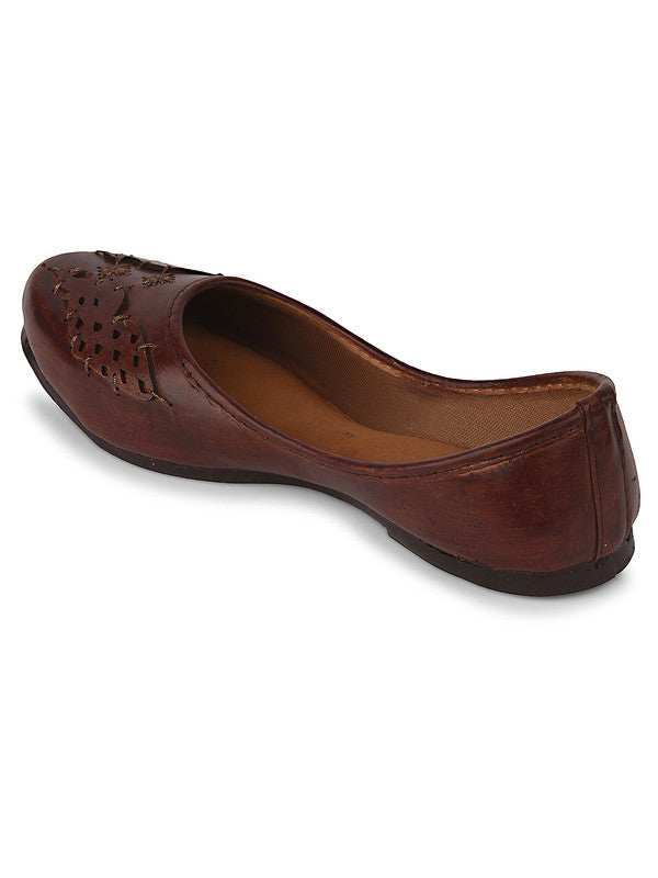 Handcrafted juttis, heels, bellies, flats, and mules for weddings, festivals, and daily wear – DESI COLOUR