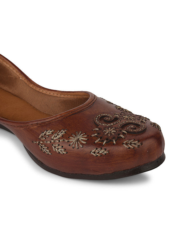 Handcrafted juttis, heels, bellies, flats, and mules for weddings, festivals, and daily wear – DESI COLOUR
