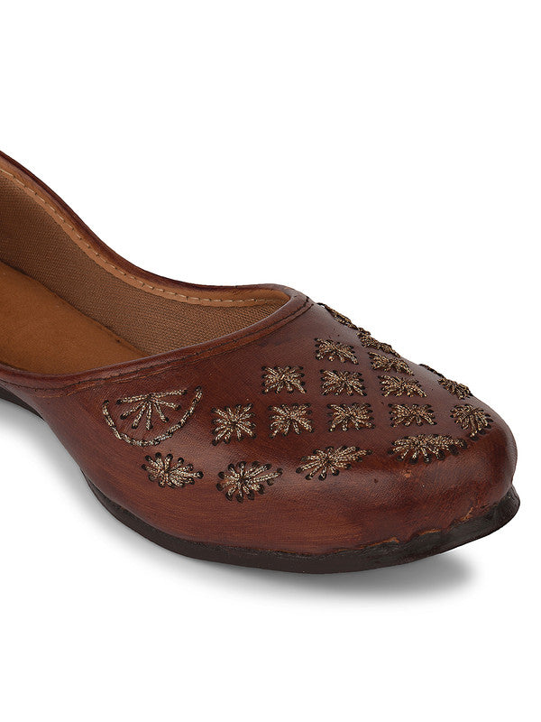 Handcrafted juttis, heels, bellies, flats, and mules for weddings, festivals, and daily wear – DESI COLOUR