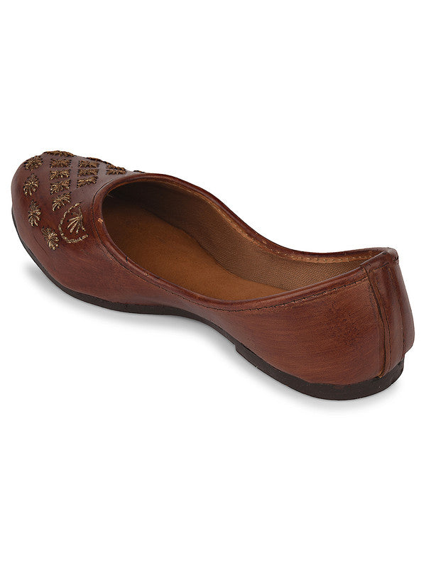 Handcrafted juttis, heels, bellies, flats, and mules for weddings, festivals, and daily wear – DESI COLOUR