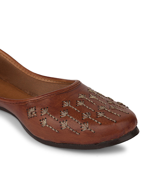 Handcrafted juttis, heels, bellies, flats, and mules for weddings, festivals, and daily wear – DESI COLOUR