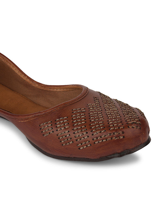 Handcrafted juttis, heels, bellies, flats, and mules for weddings, festivals, and daily wear – DESI COLOUR