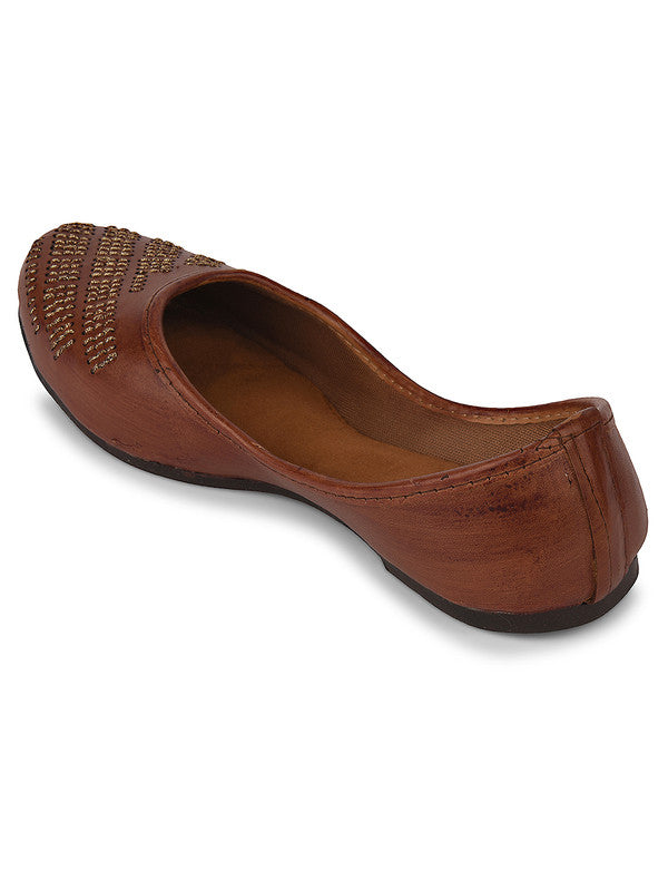 Handcrafted juttis, heels, bellies, flats, and mules for weddings, festivals, and daily wear – DESI COLOUR