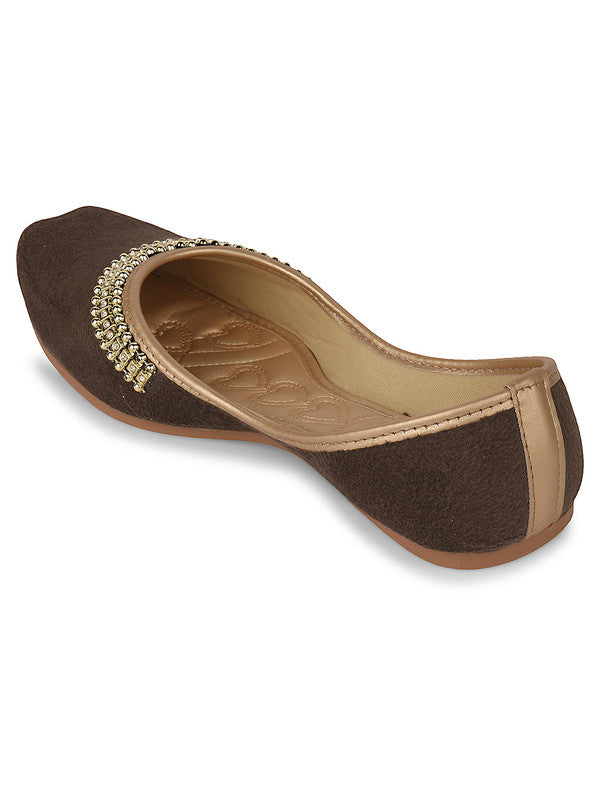 Handcrafted juttis, heels, bellies, flats, and mules for weddings, festivals, and daily wear – DESI COLOUR
