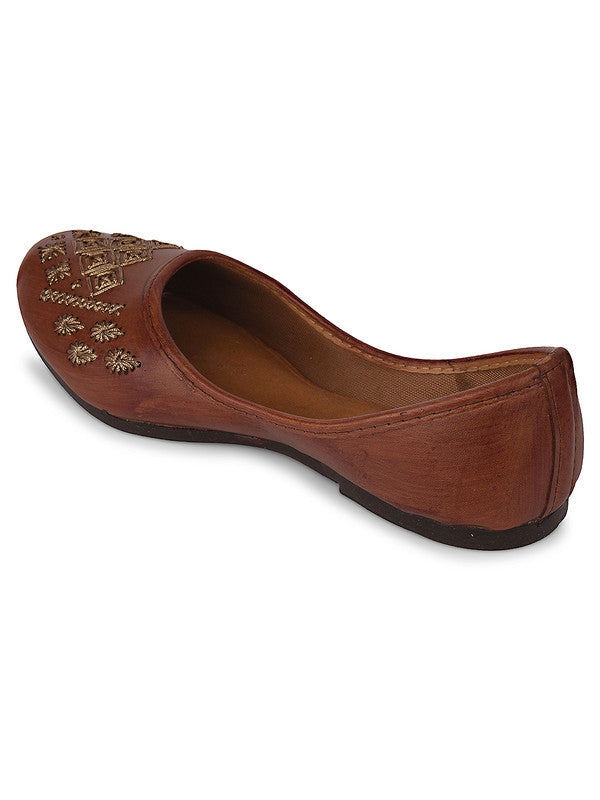 Handcrafted juttis, heels, bellies, flats, and mules for weddings, festivals, and daily wear – DESI COLOUR