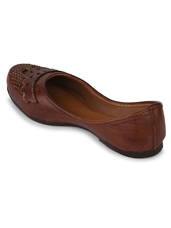 Handcrafted juttis, heels, bellies, flats, and mules for weddings, festivals, and daily wear – DESI COLOUR