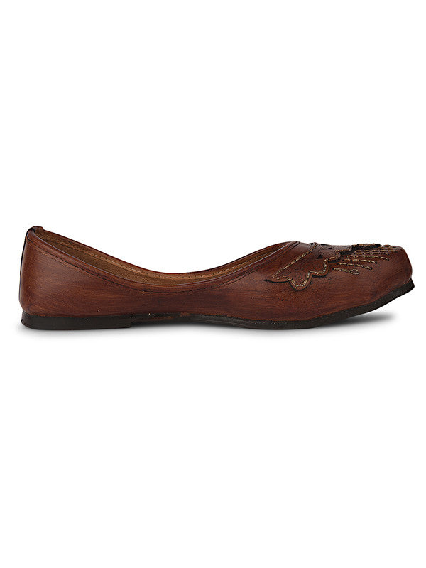 Handcrafted juttis, heels, bellies, flats, and mules for weddings, festivals, and daily wear – DESI COLOUR
