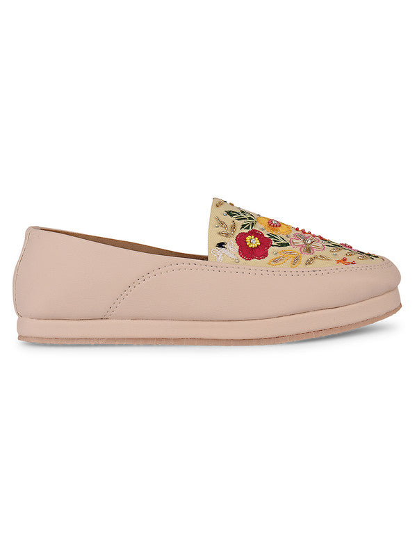 Handcrafted juttis, heels, bellies, flats, and mules for weddings, festivals, and daily wear – DESI COLOUR