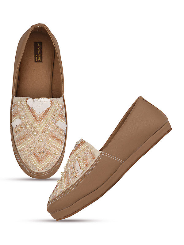 Handcrafted juttis, heels, bellies, flats, and mules for weddings, festivals, and daily wear – DESI COLOUR