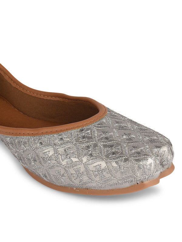 Handcrafted juttis, heels, bellies, flats, and mules for weddings, festivals, and daily wear – DESI COLOUR