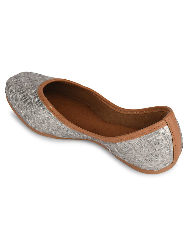 Handcrafted juttis, heels, bellies, flats, and mules for weddings, festivals, and daily wear – DESI COLOUR
