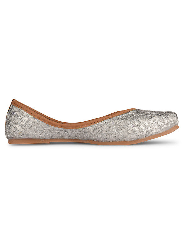Handcrafted juttis, heels, bellies, flats, and mules for weddings, festivals, and daily wear – DESI COLOUR