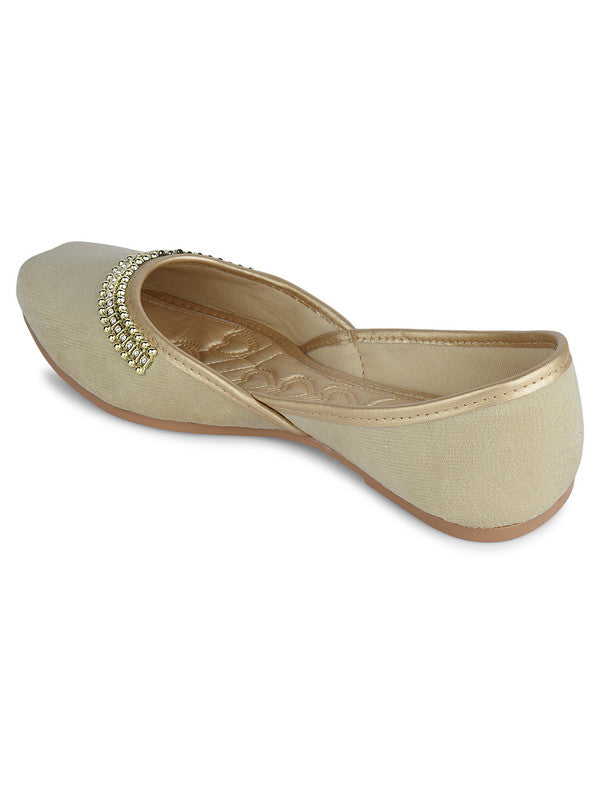 Handcrafted juttis, heels, bellies, flats, and mules for weddings, festivals, and daily wear – DESI COLOUR
