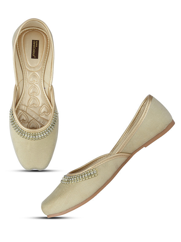 Handcrafted juttis, heels, bellies, flats, and mules for weddings, festivals, and daily wear – DESI COLOUR