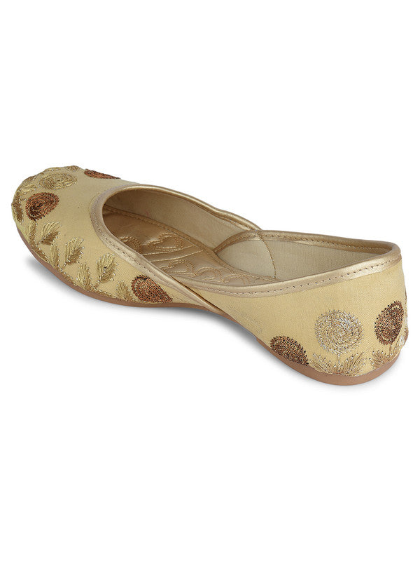 Handcrafted juttis, heels, bellies, flats, and mules for weddings, festivals, and daily wear – DESI COLOUR