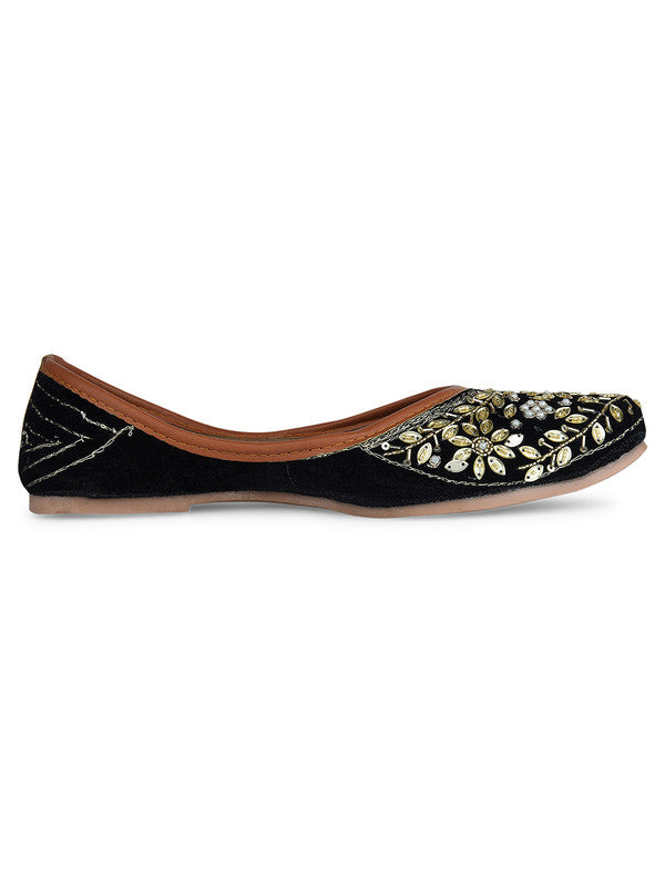 Handcrafted juttis, heels, bellies, flats, and mules for weddings, festivals, and daily wear – DESI COLOUR