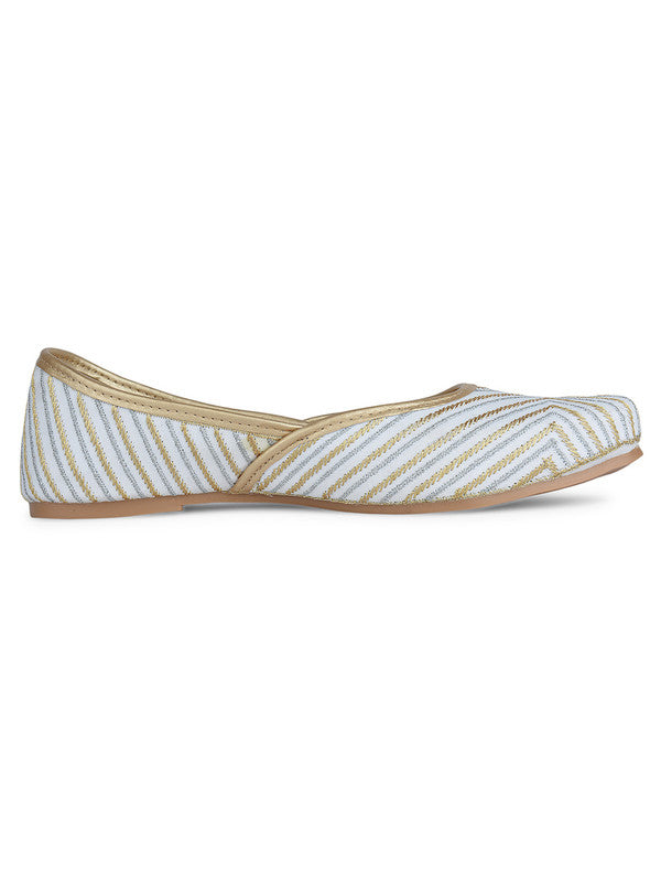 Handcrafted juttis, heels, bellies, flats, and mules for weddings, festivals, and daily wear – DESI COLOUR