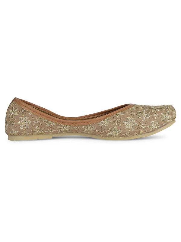 Handcrafted juttis, heels, bellies, flats, and mules for weddings, festivals, and daily wear – DESI COLOUR