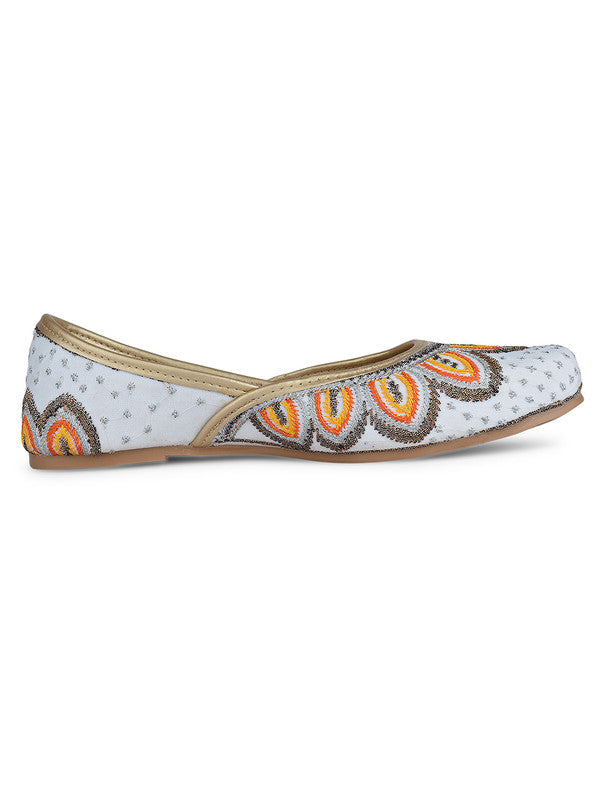 Handcrafted juttis, heels, bellies, flats, and mules for weddings, festivals, and daily wear – DESI COLOUR