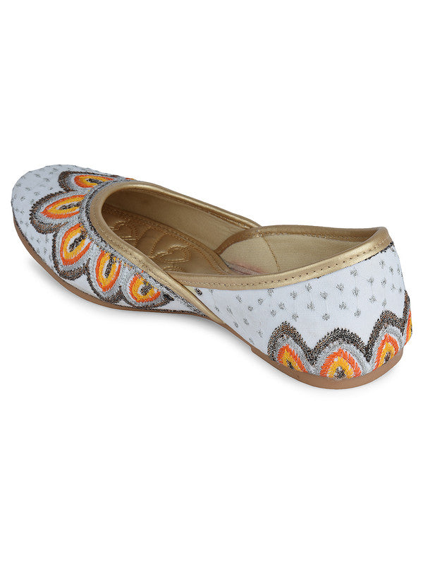 Handcrafted juttis, heels, bellies, flats, and mules for weddings, festivals, and daily wear – DESI COLOUR