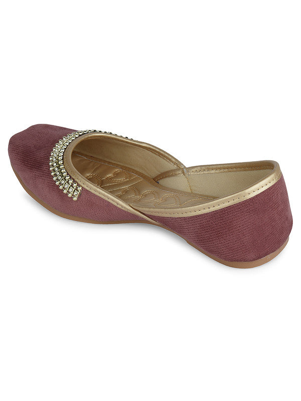 Handcrafted juttis, heels, bellies, flats, and mules for weddings, festivals, and daily wear – DESI COLOUR
