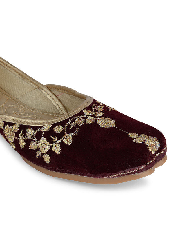 Handcrafted juttis, heels, bellies, flats, and mules for weddings, festivals, and daily wear – DESI COLOUR