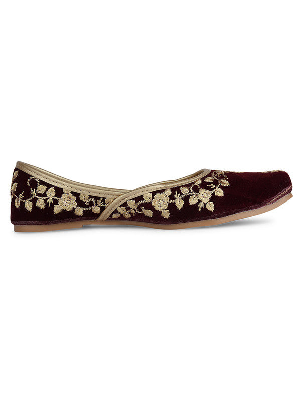 Handcrafted juttis, heels, bellies, flats, and mules for weddings, festivals, and daily wear – DESI COLOUR
