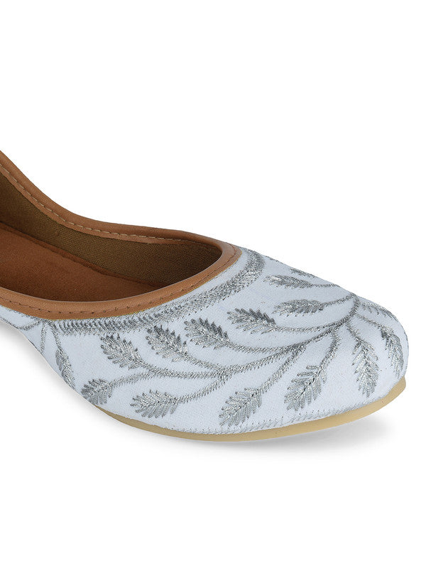 Handcrafted juttis, heels, bellies, flats, and mules for weddings, festivals, and daily wear – DESI COLOUR